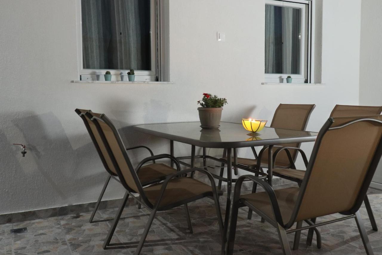 Filippou Luxury Apartments Flogita Extérieur photo